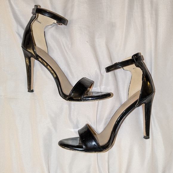 COPY - 6M black heels - Picture 2 of 5